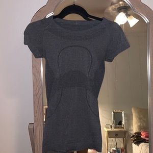 Lululemon swiftly tech short sleeve